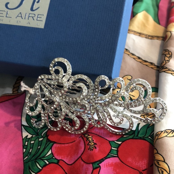Belaire Bridal Hair Accessories with faux diamonds & silver leaves & faux NEW main image 5